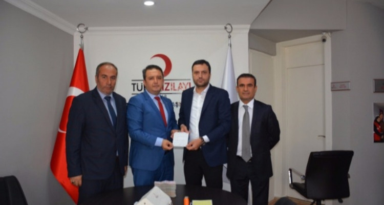 AK Parti Kadıköy İlçe'den Kızılay'a Bağış